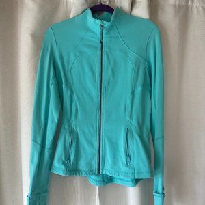 Lululemon Forme Jacket *Cuffins size 10 in Blue Tropics